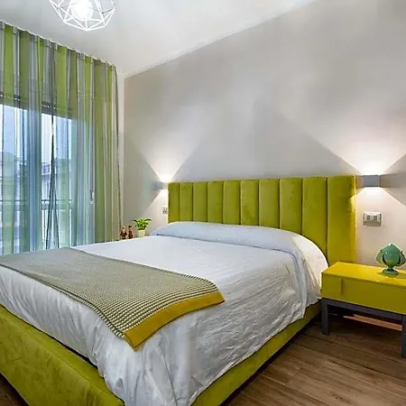 Campari 10 Bed and Breakfast Παβία